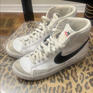 Nike White and Black High-Tops